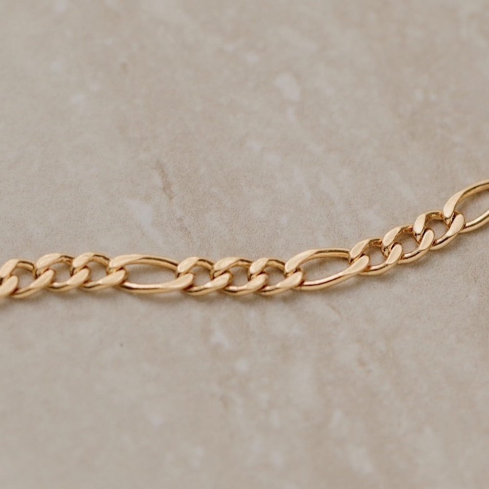 Chelsea Figaro Chain | 18k Gold Filled - Picture 4 of 8
